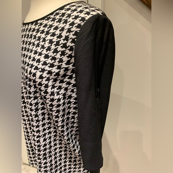 Kensie black and white top. Size Med. - Picture 3 of 7